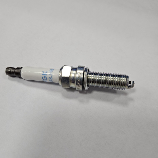 Свеча зажигания NGK (LMAR8J-9E)